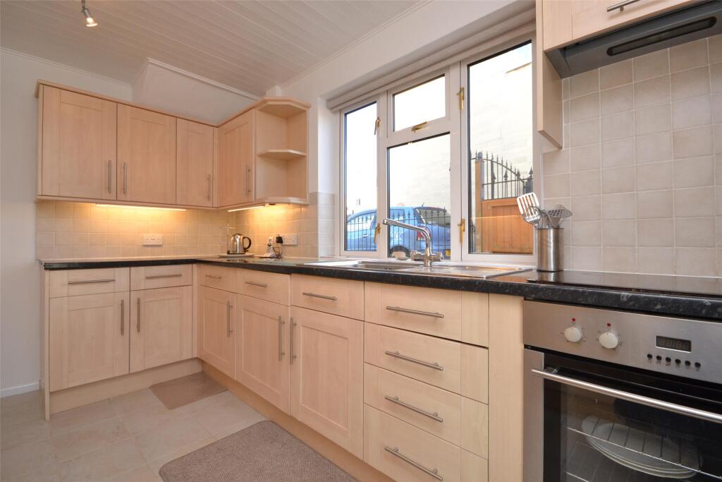 Kitchen (2)