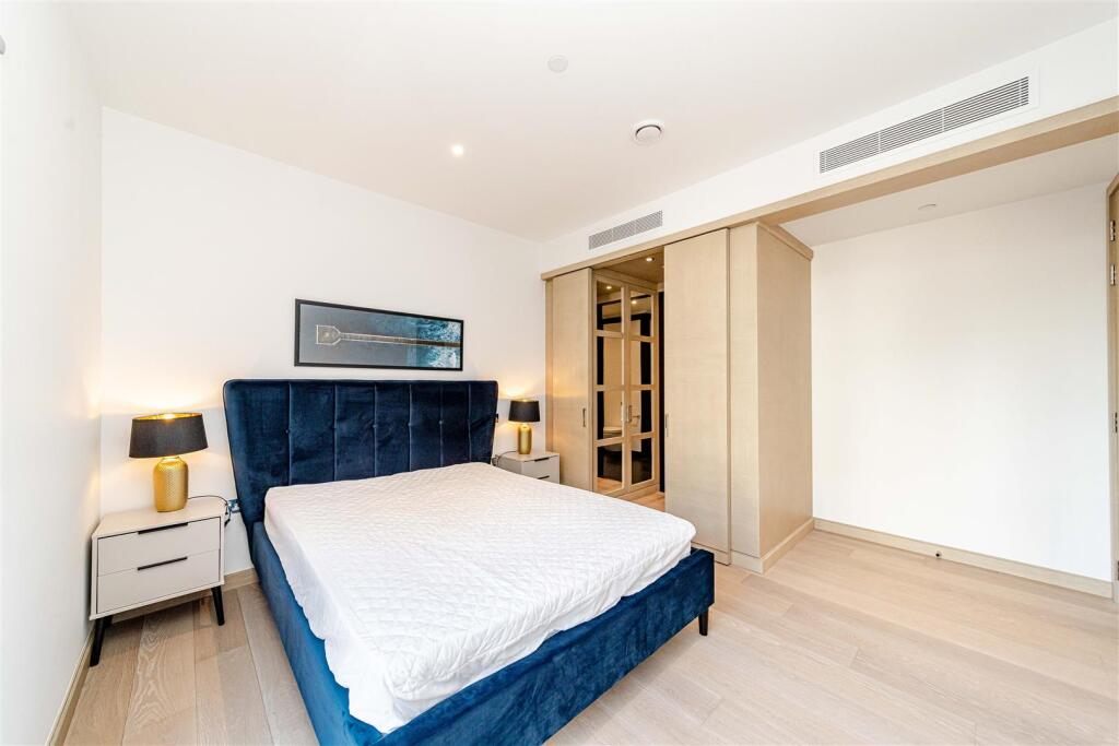 Master Bedroom              .jpg
