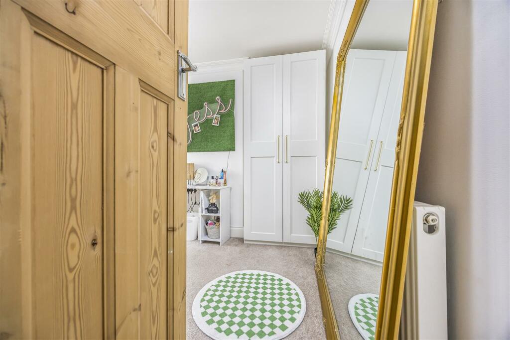 20 Cedar Grove, Baffins-PorticoMarketing-SarahOliv
