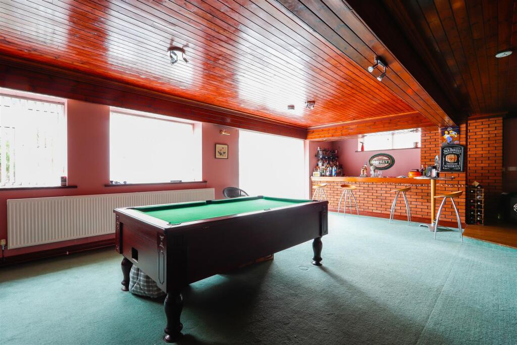 BAR/https://login2.vebraalto.com/#RECEPTION ROOM