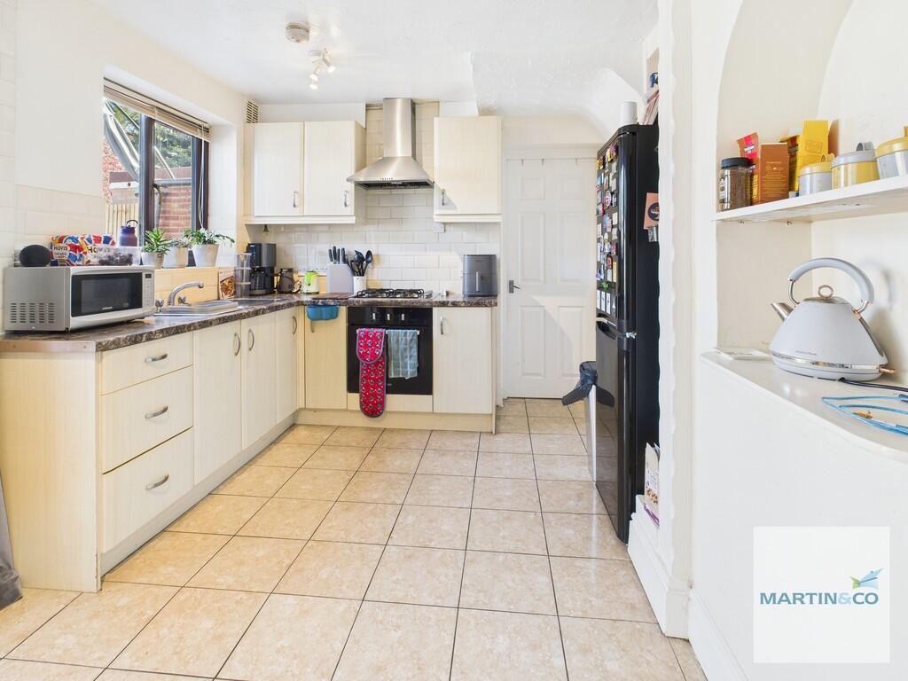 CAM03663G0-PR0142...