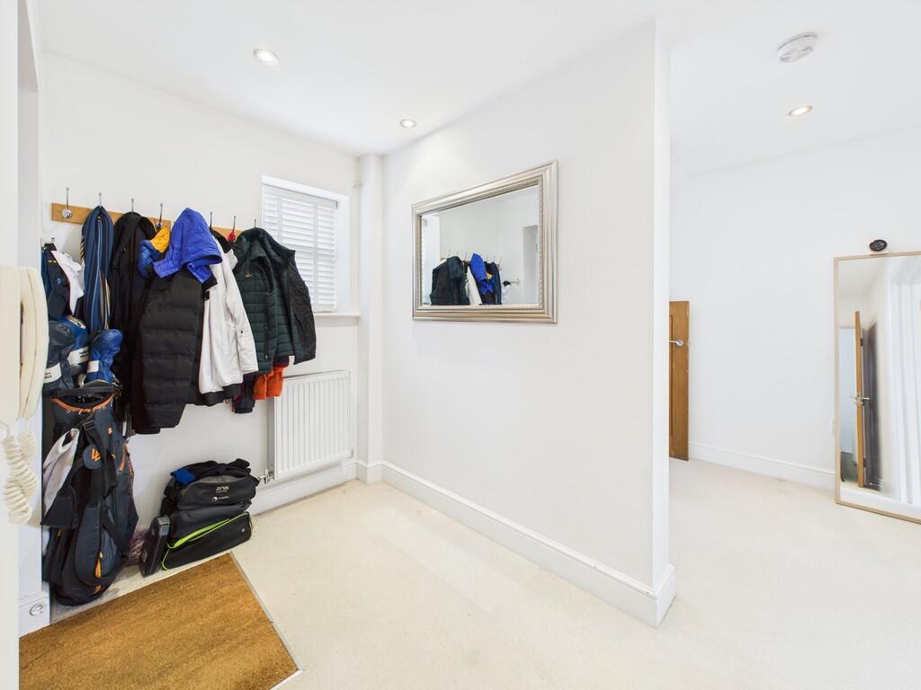 CAM05068G0-PR0013...