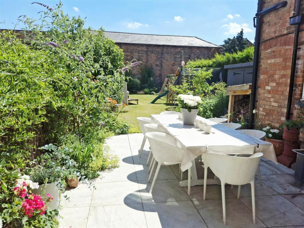 44 Chandos - Garden.jpg