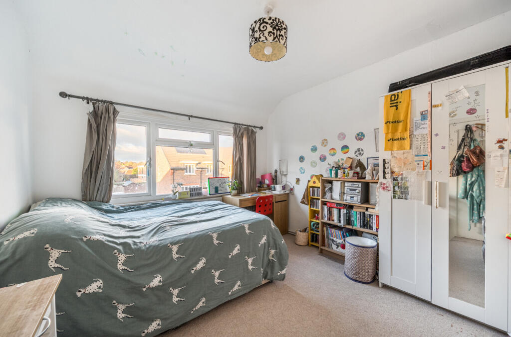 1384920-7-6925d17...