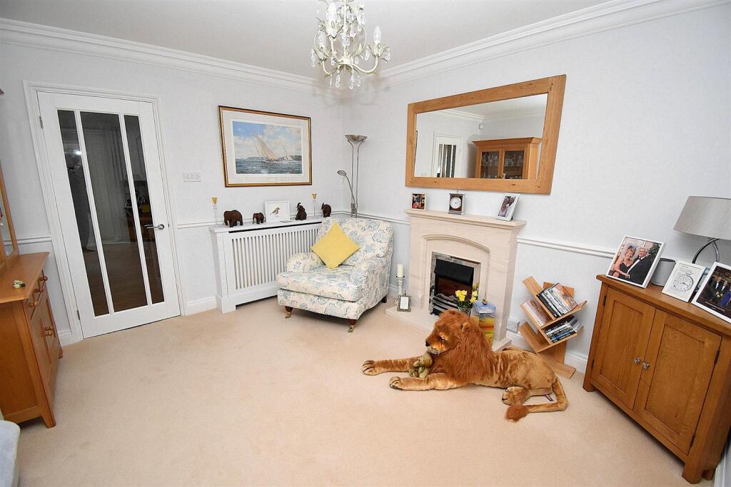 DINING-STUDY AREA.JPG