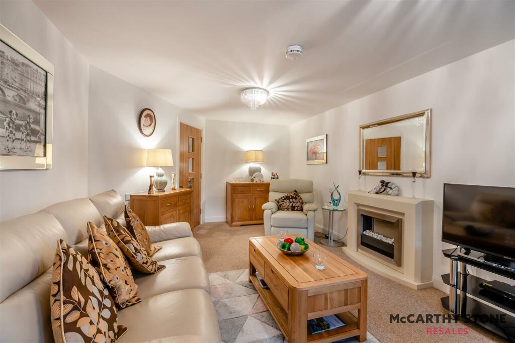 8627937-interior11.jpg
