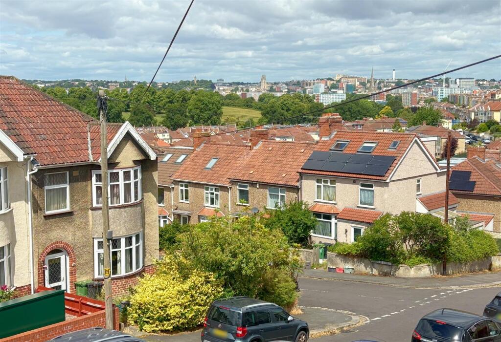 Views towards City centre and suspension bridge.jp