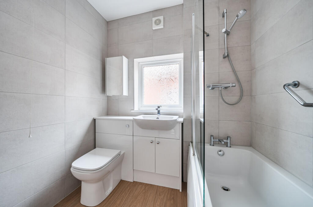 1371783-5-69134b3...