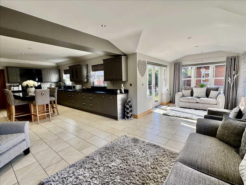 LIVING KITCHEN