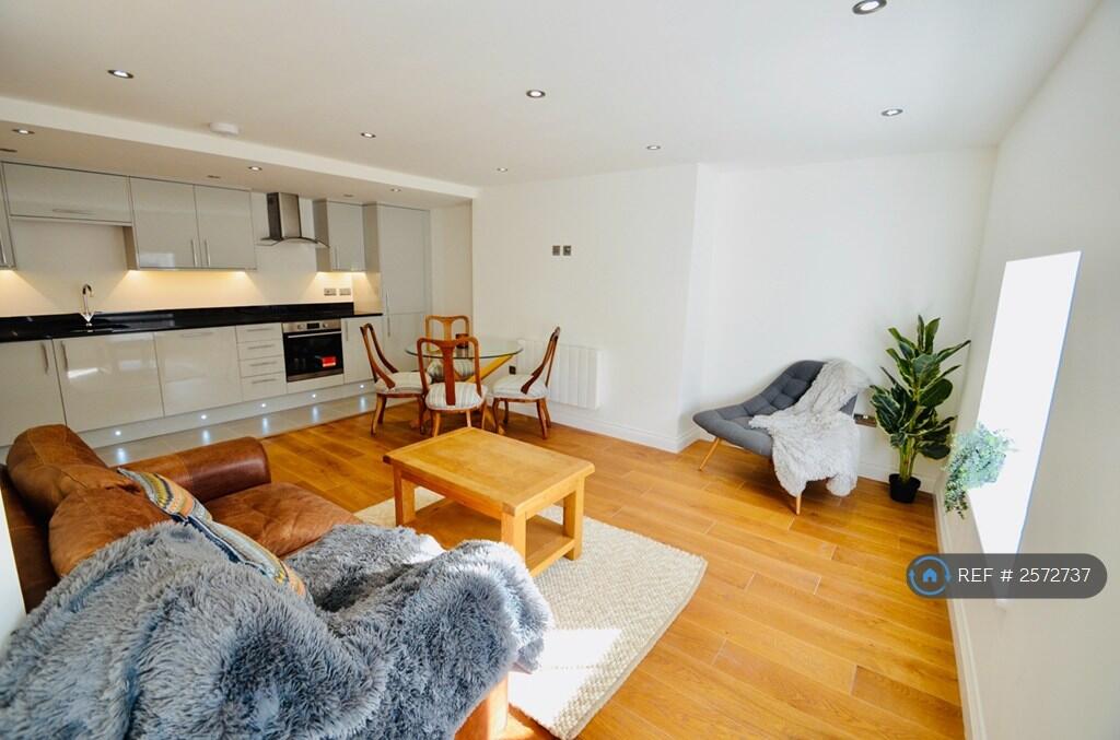 Living / Kitchen