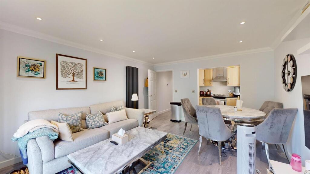Two Bedroom to rent - Barrain London