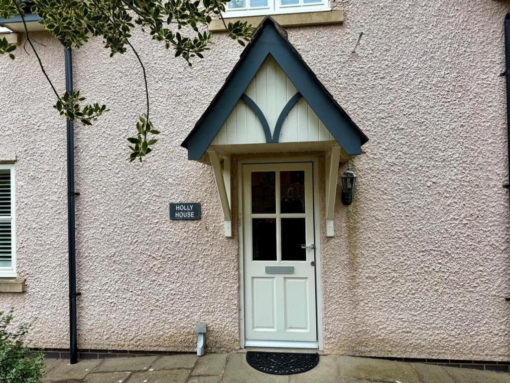 WhatsApp Image 2025-10-15 at 22.00.22_94627995.jpg