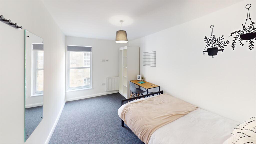 Flat-3-8-Piccadilly-Place-Bedroom-4 1.jpg