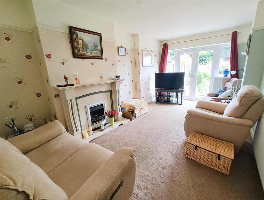 Extended Lounge