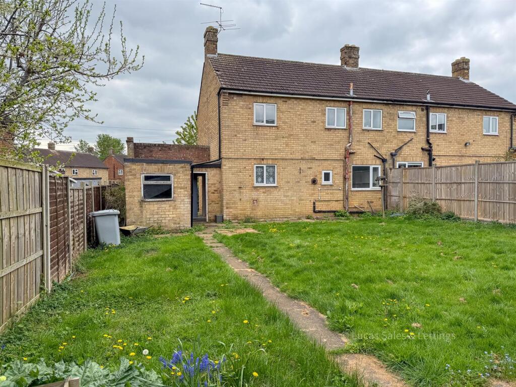 2 Elizabeth Rd Rothwell-01.jpg