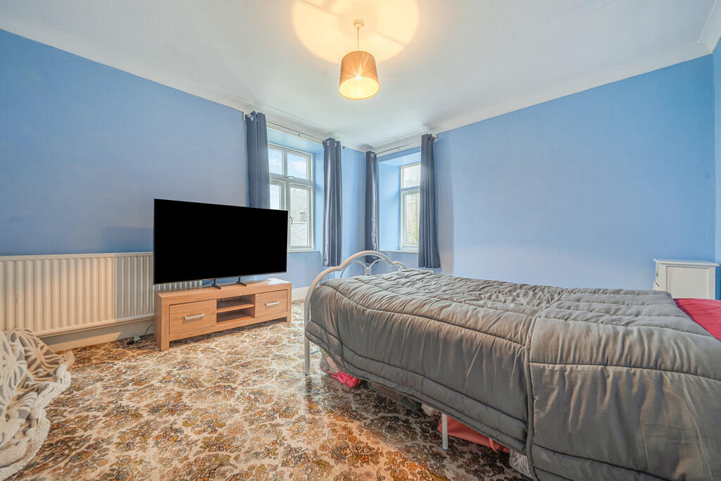 Cuthbert House Be...