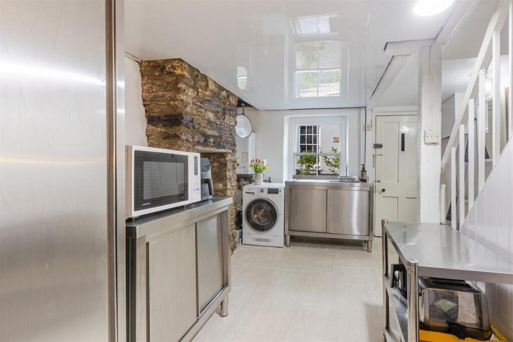 A10 - 37 Crowthers Hill Dartmouth - 250130.jpg