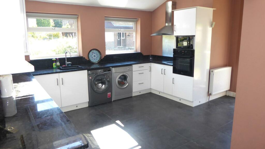 KITCHEN / BREAKFAST ROOM VIEW 1