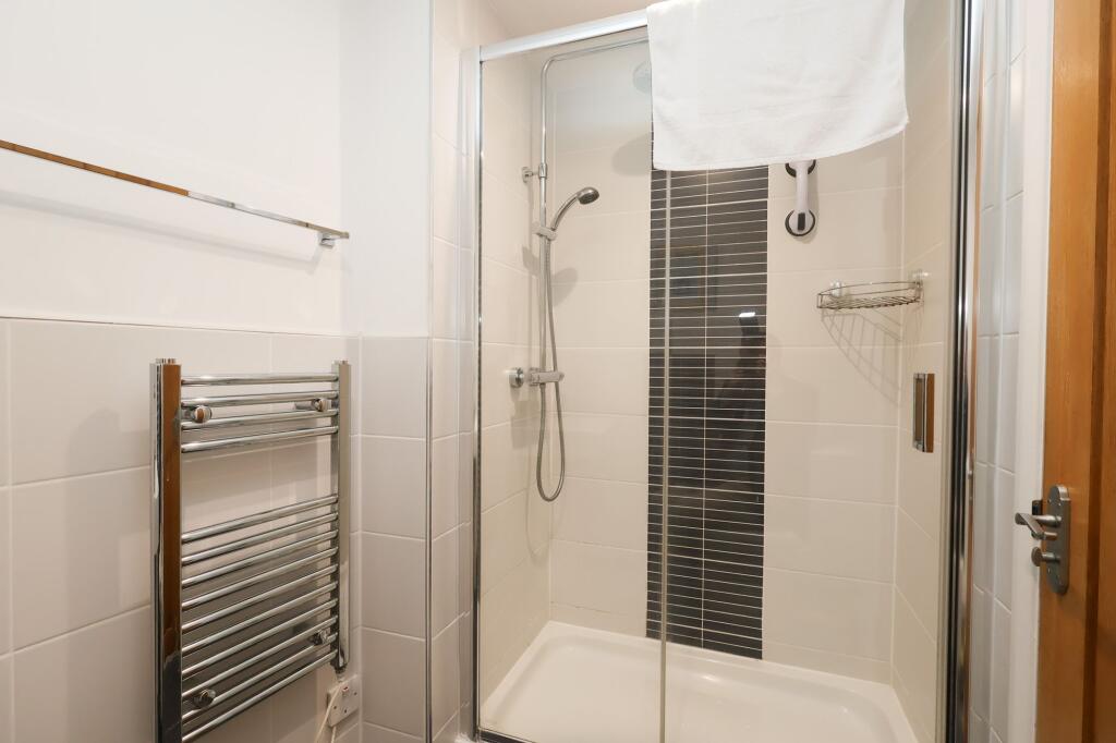 Bedroom 2 Ensuite