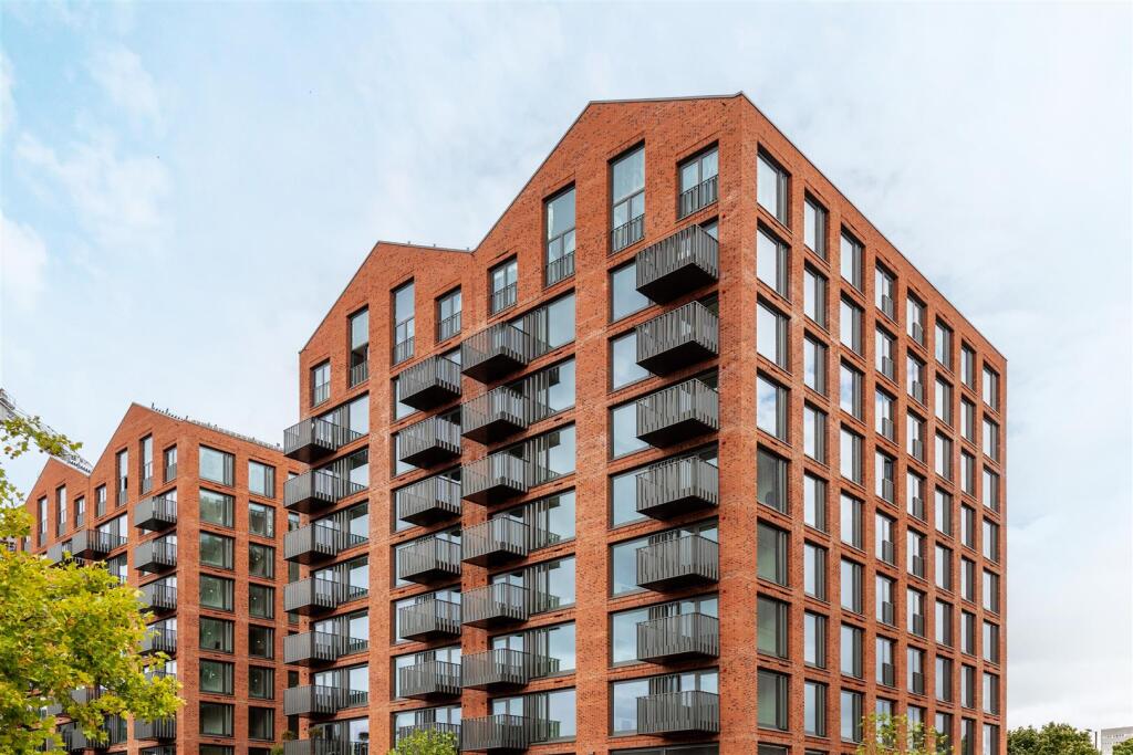 Apt. 311 Glasswater Locks_9875.jpg