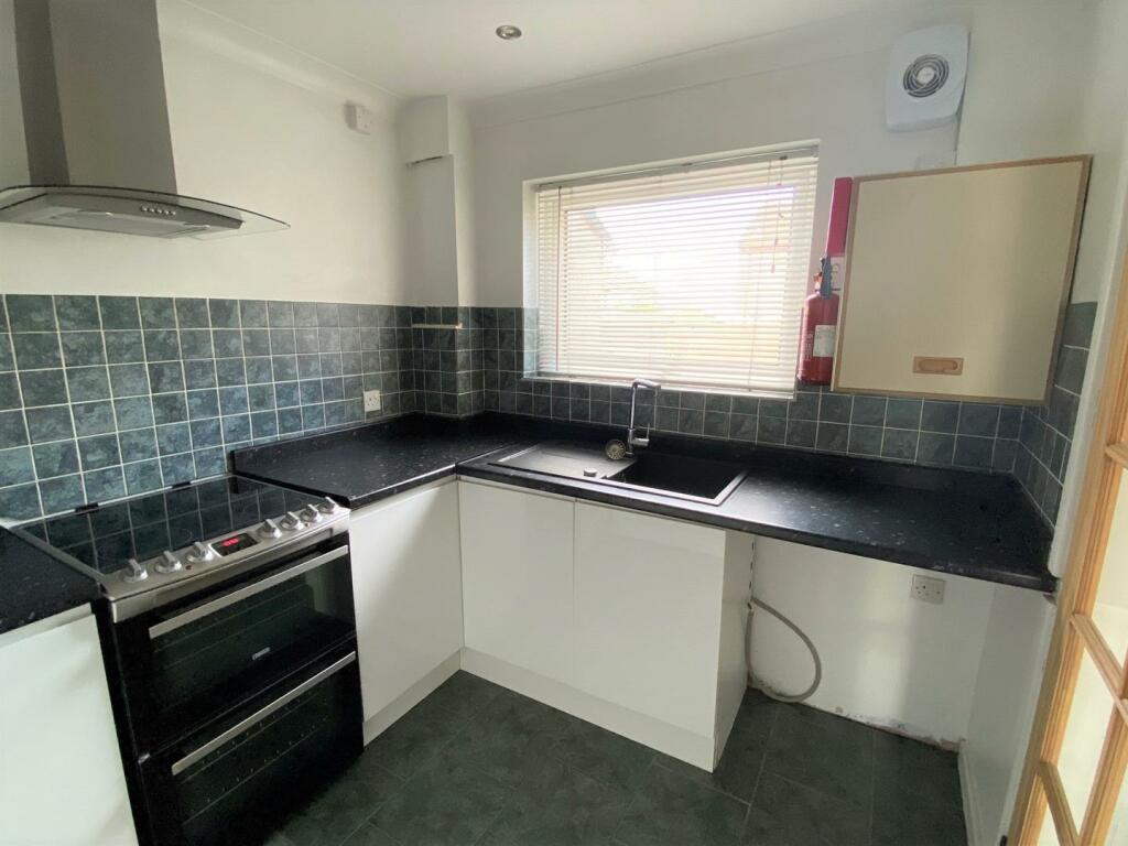 40 Reeds Way Kitchen