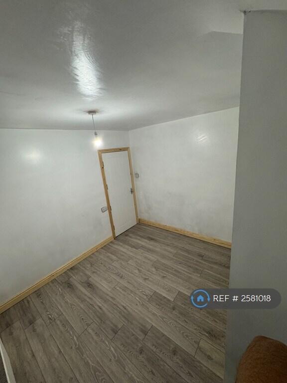 Large Bedroom