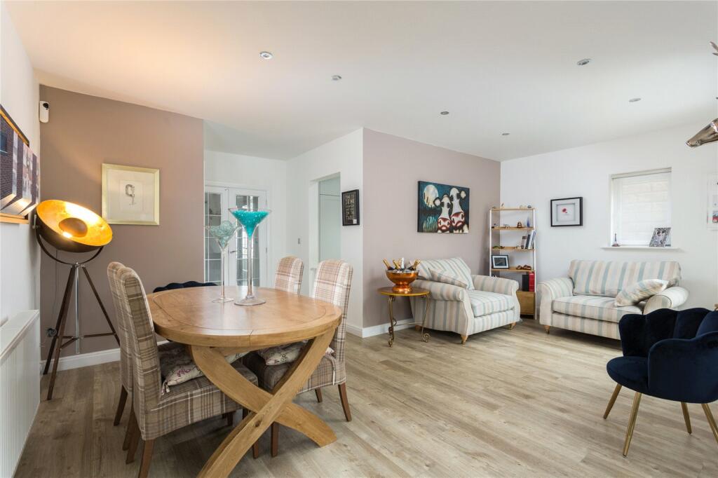 Dining-Sitting Area