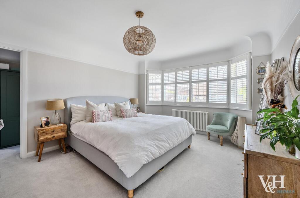 bedroom diff view.jpg