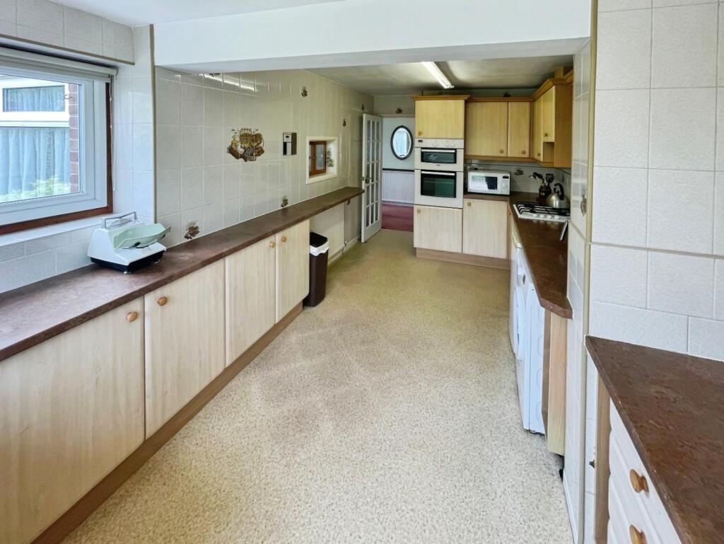 12b8dfe2--4E92-A2B2-1965BB2F735A-71564-000009F16DE