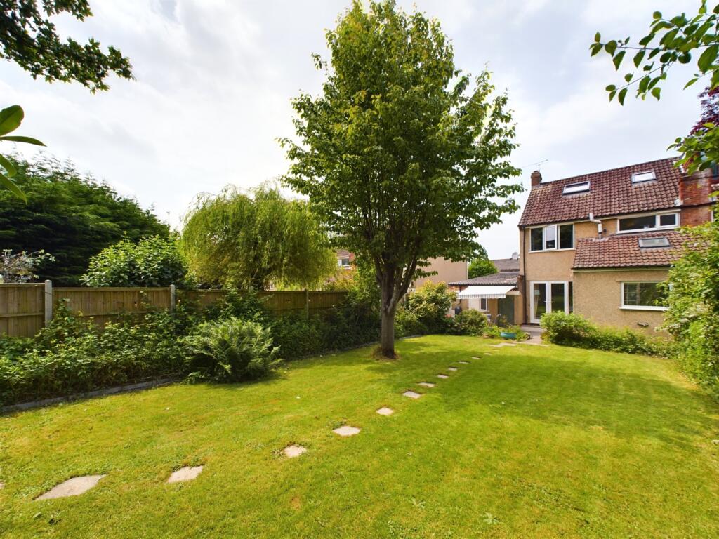 CAM02023G0-PR0054-STILL031