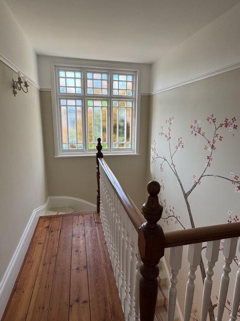 2 Longlands - Landing
