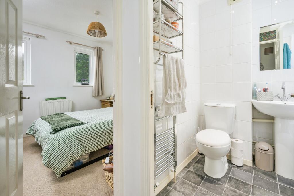 Bedroom &amp; Bathroom