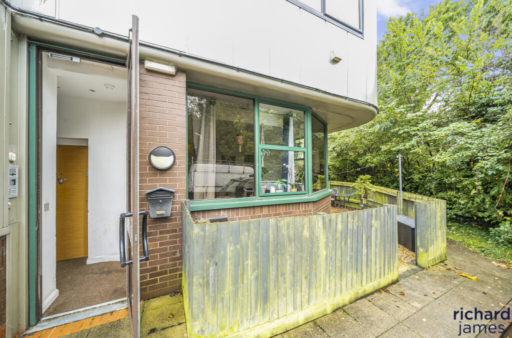 8ec44a51-548b-43e...