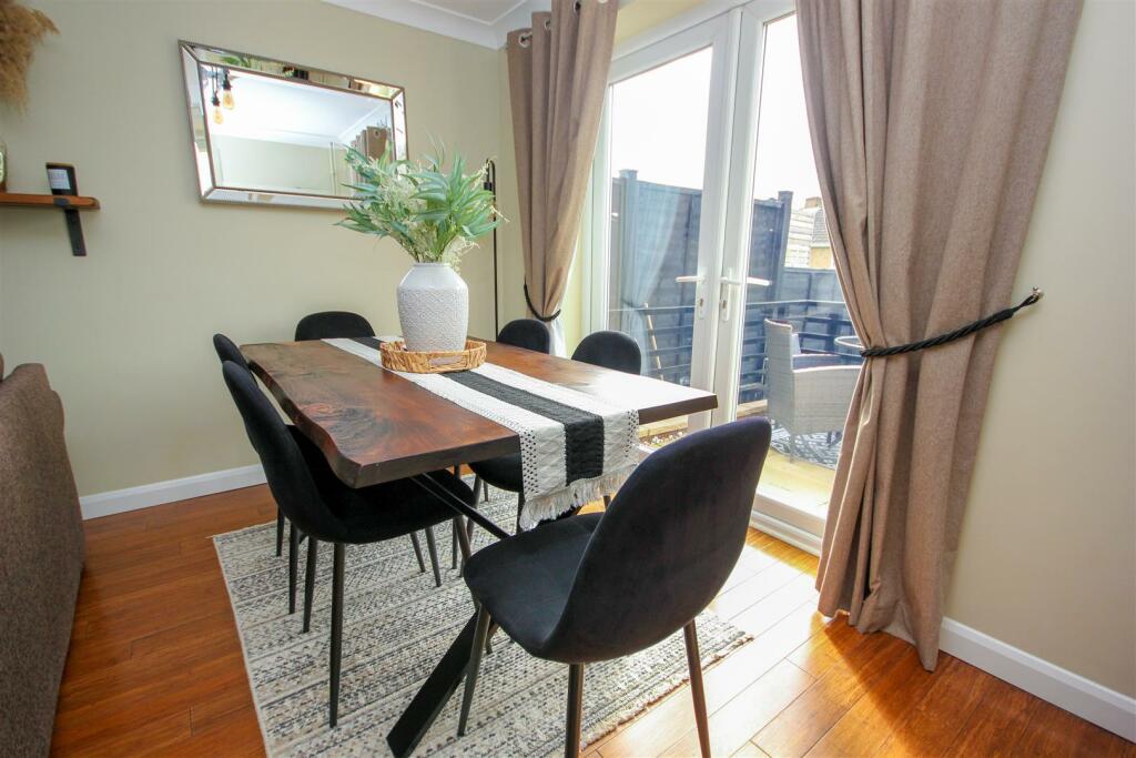 Dining room.jpg