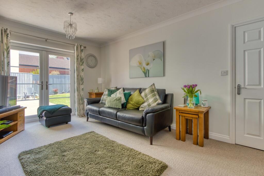 Ewemove Taunton - Venn Close (3)