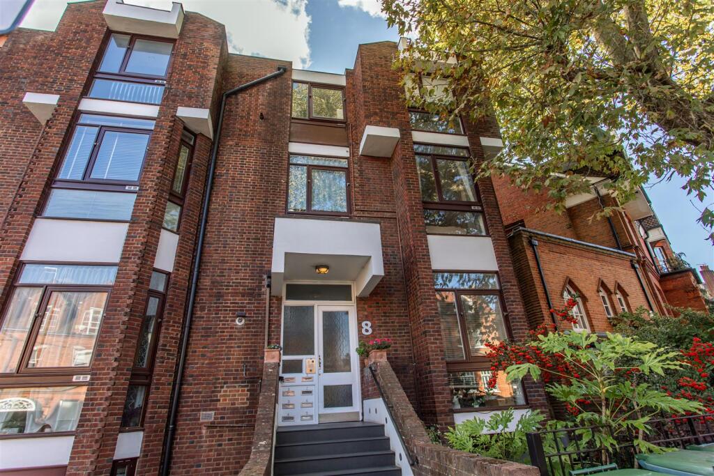 F1 8 Hampstead Hill Gnds-3.jpg