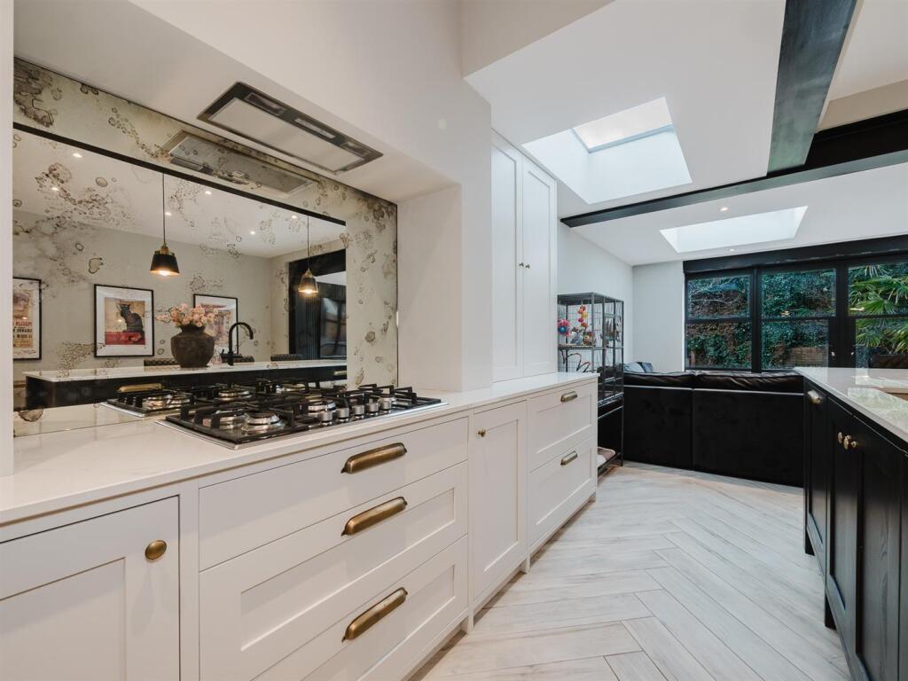 Live In Dining Kitchen