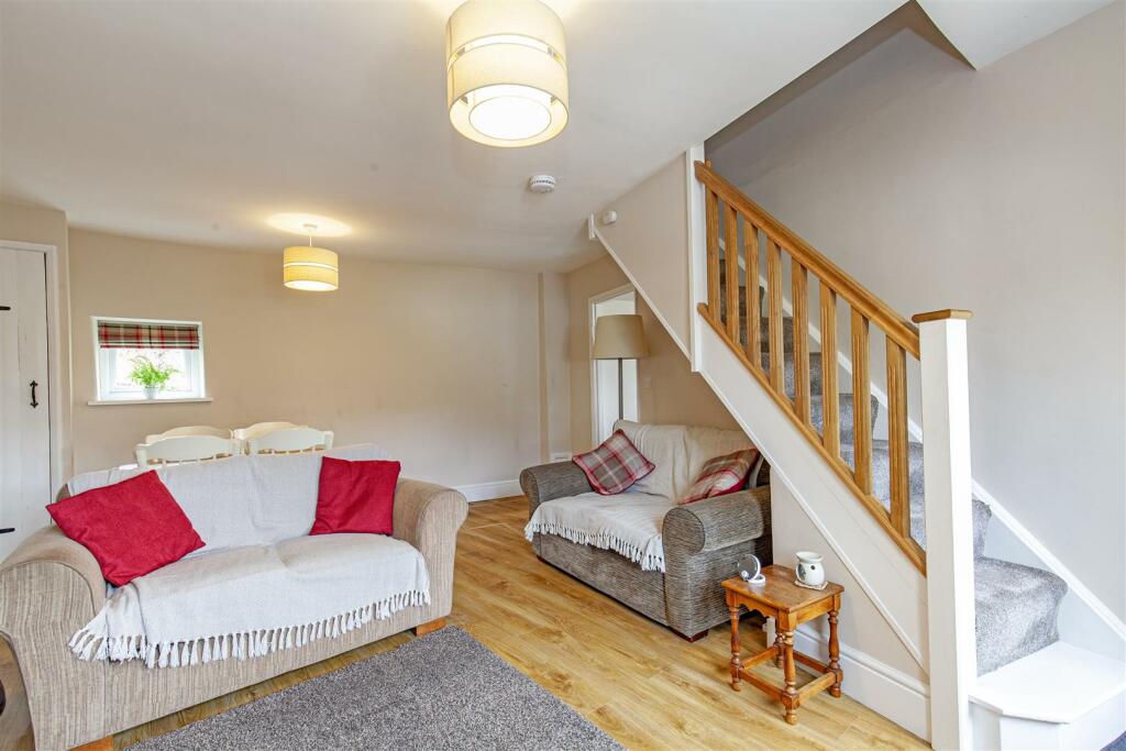 Reception Room-4.jpg