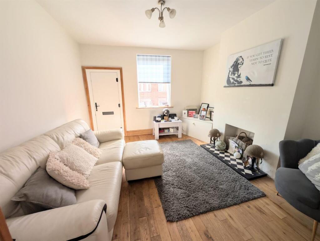 WhatsApp Image 2025-09-19 at 13.41.12_fc640a23.jpg