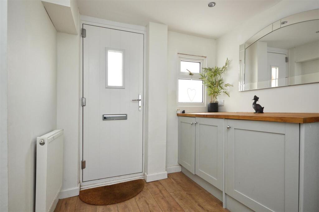 Entrance Porch / Utility