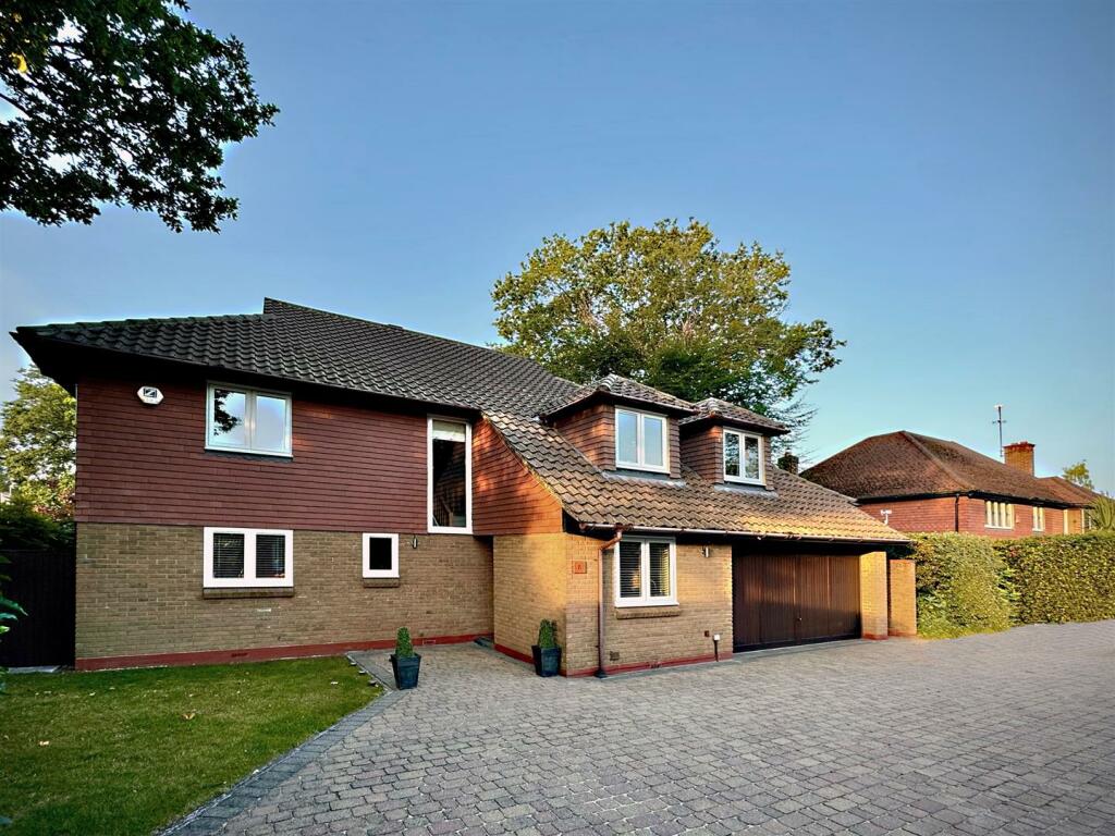 5 Waterloo Front.jpg