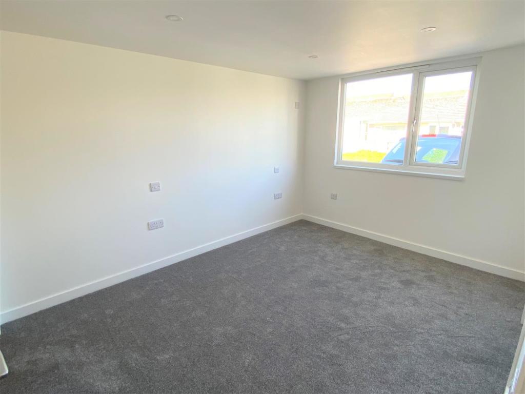 1a Higher Well Close Bedroom