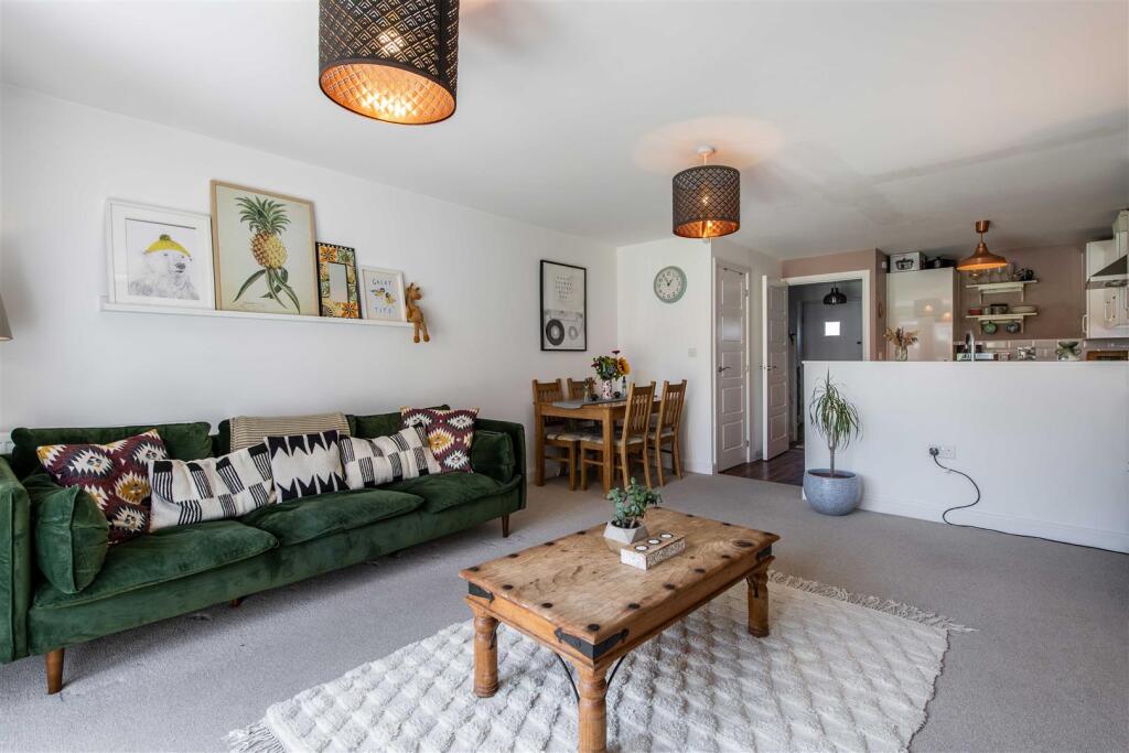 6 greenage rd-low-30.jpg