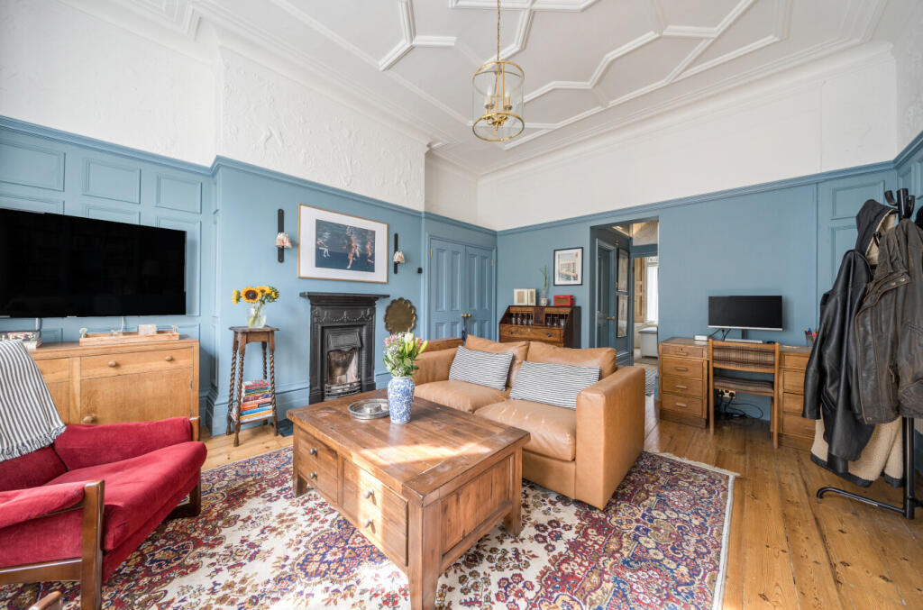 1348000-10-68c02a...