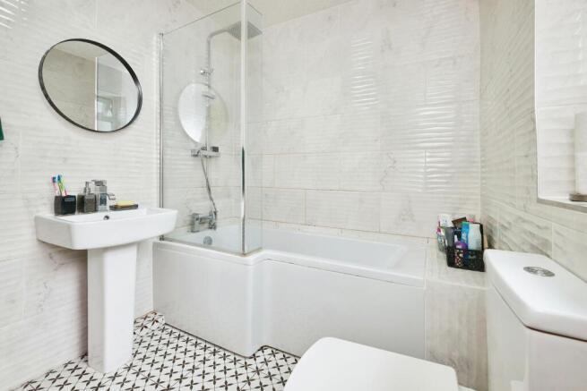 BATHROOM .jpeg