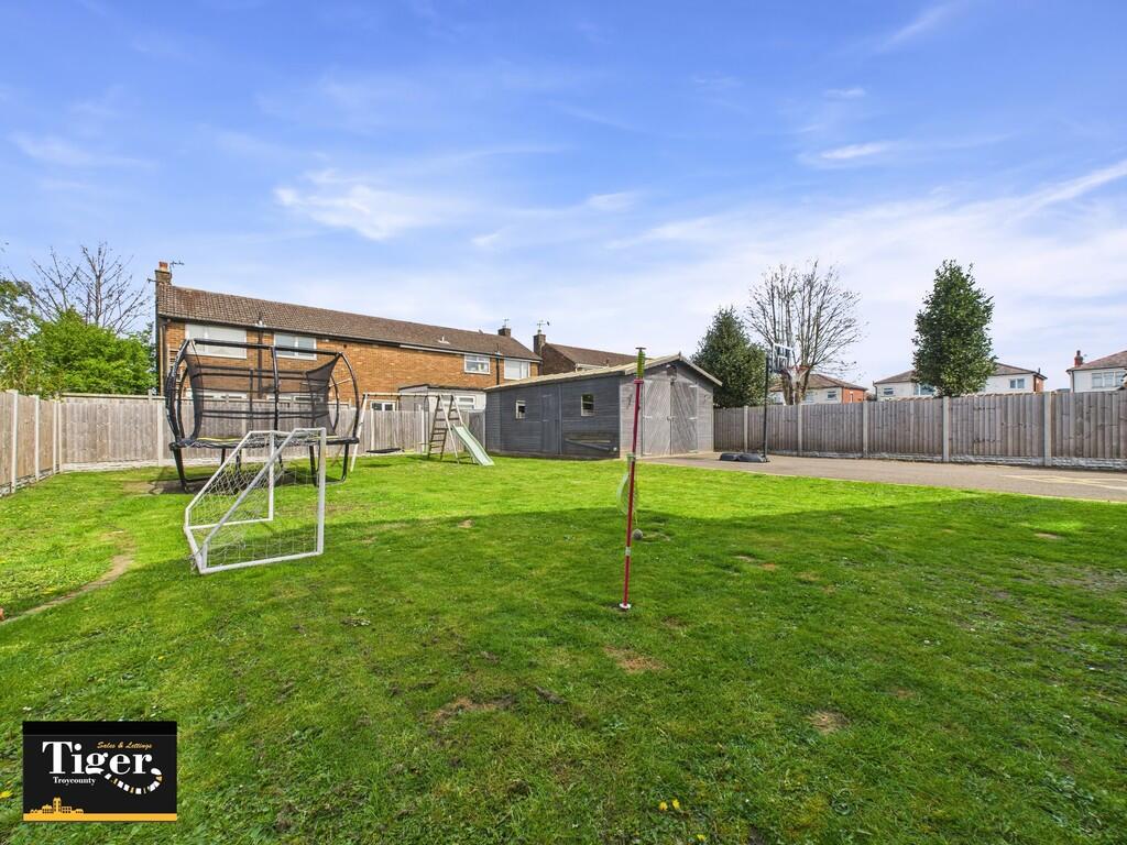 CAM02176G0-PR0559...