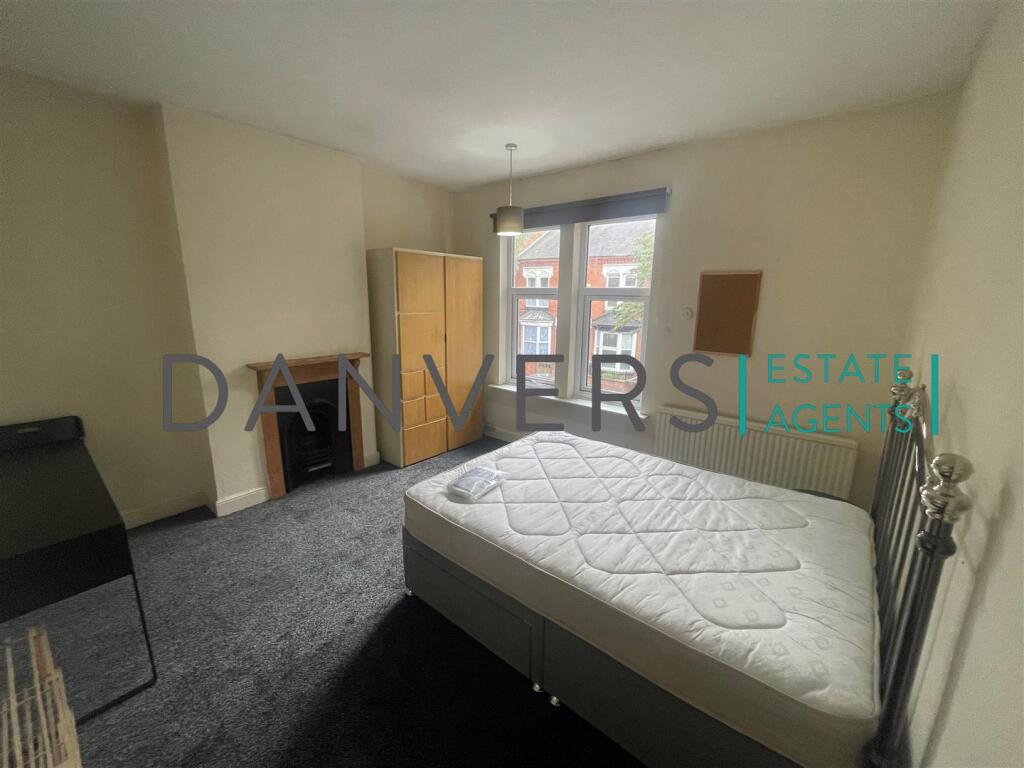 bedroom 3.jpg