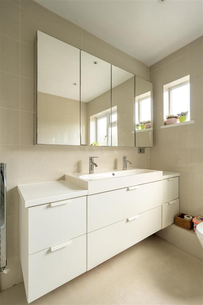 Bathroom-3.jpg