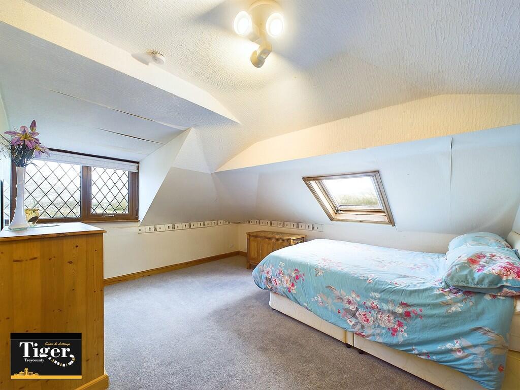 CAM02176G0-PR0427...