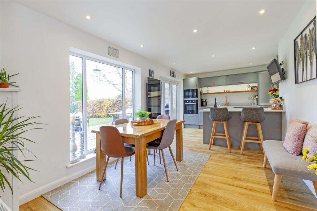 OPEN PLAN KITCHEN DINER
